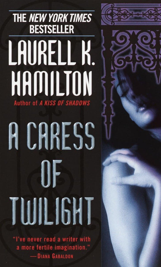 A Caress of Twilight (Meredith Gentry, Book 2)